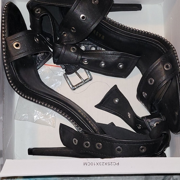 Fashion Nova heels - Picture 1 of 9